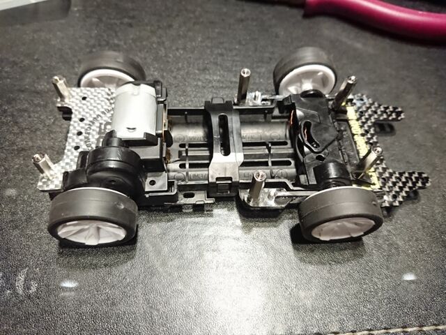 ミニ四駆】FMVZ蛍光イエローシャーシ！➁ : サブカル”ダディ”ガッテム日記