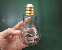 まるで電球のようなビン！