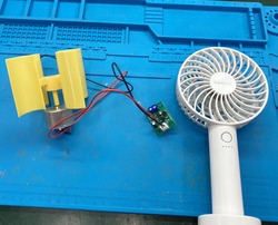 21卓上扇風機を用意しました