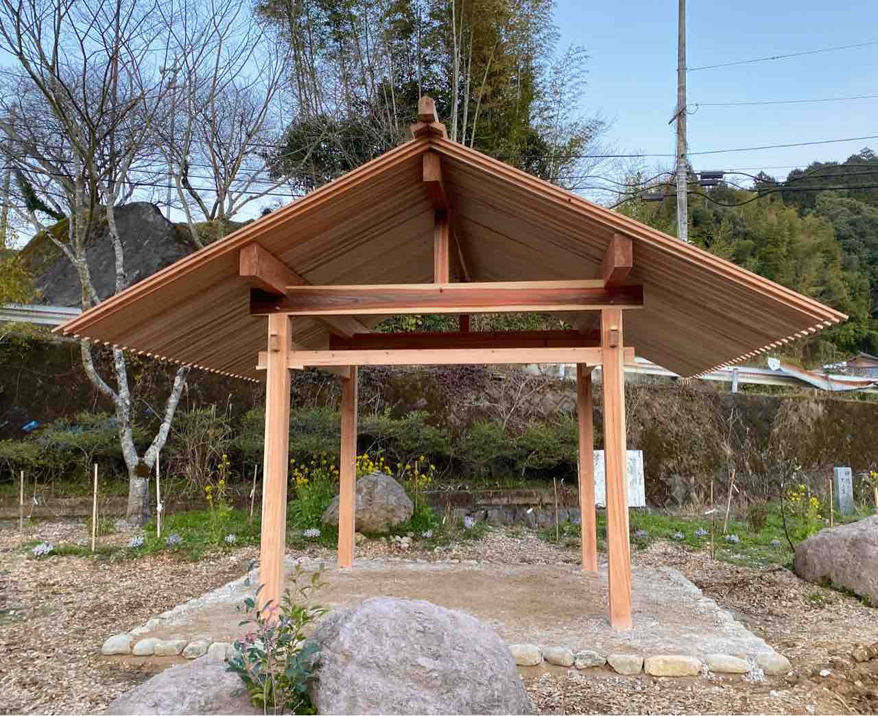 復興支援のアートガーデン 災害被災木の東屋 植栽 福岡エルフの木 被災地の妊産婦さんと子供達に野菜を届けるプロジェクト 復興支援のアートガーデン 災害被災木の東屋 植栽 福岡エルフの木 被災地の妊産婦さんと子供達に野菜を届けるプロジェクト