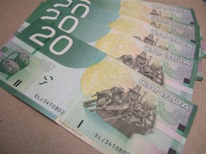 £²