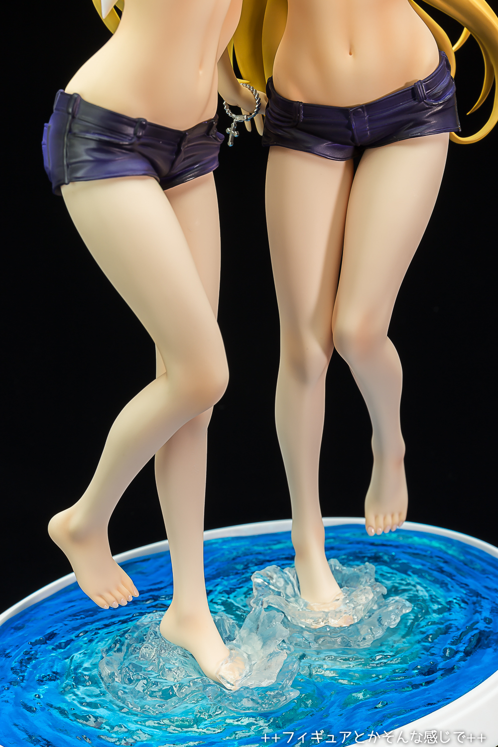 IS〈インフィニット・ストラトス〉 シャルロット&セシリア 水着 IS〈インフィニット・ストラトス〉 シャルロット&セシリア 水着