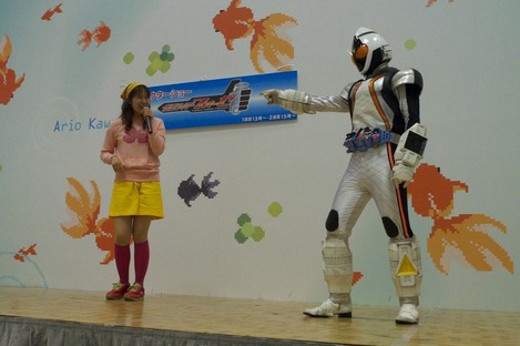 20120504 フォーゼと司会のおねえさん