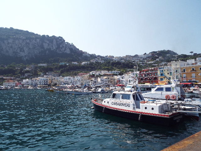 絶景のヨーロッパ 135 カプリ島一周クルーズ 1 マリーナ グランデ Elle と Riki の旅行情報