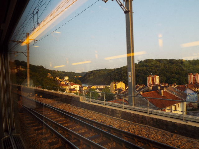 絶景のヨーロッパ 10 Tgvへの乗車 2 ベルガルド駅 Elle と Riki の旅行情報