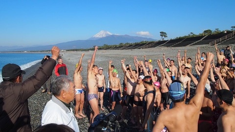 千本浜寒中水泳2