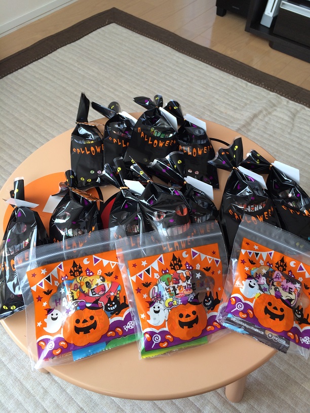 上ハロウィン お 菓子 子供 かわいい子供たちの画像
