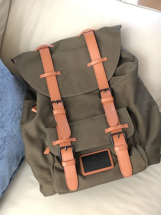 38B23E52-F88C-4F62-B5C1-13ECD35EE569