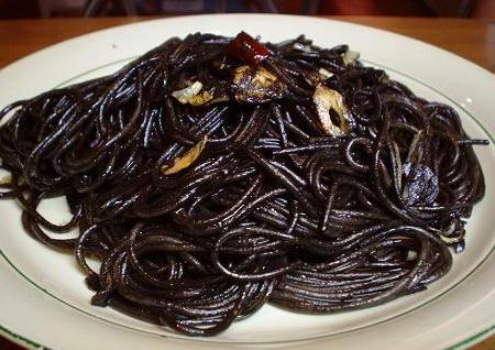 パスタ イカ墨のペペロンチーノ えみんちゅ パスタ イカ墨のペペロンチーノ えみんちゅ