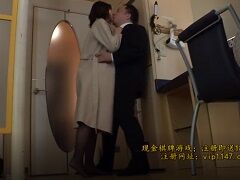 おじさんをニヤニヤしながら痴女り倒す女