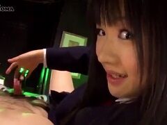 先輩を拘束監禁して焦らしフェザータッチ手コキ調教するJK
