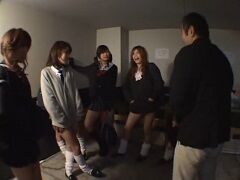 JK6人組「おじさ～ん、私達と遊ぼ♪」→集団リンチ