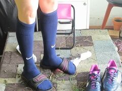 シューズ舐め人間を飼うサイコパスなJK～庭のフロアに埋めて～
