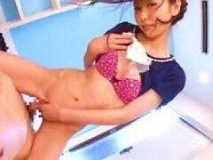 こんな可愛い子が大胆に騎乗位素股からディルトでオナって潮吹きを披露するなんて・・・