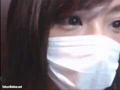 ネカフェでリアルで男を痴女ろうとする危ない子