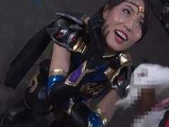 戦闘前にM男責め動画を送ってヒーローのM性を刺激するしたたかな悪の女幹部
