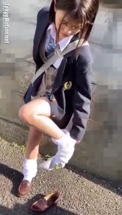 クソ生意気なJKとのぷち円の実態～ルーソ・パンツ生脱ぎ～