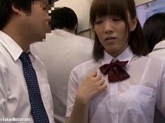 蒸し暑い満員電車内でJKの透けブラを見て理性崩壊するおじさん