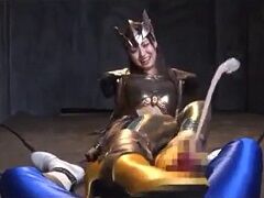 悪の女幹部のブーツコキで4連続射精させられM堕ちさせられるヒーロー