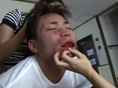 男が出血するまで顔面殴打して楽しむ狂気のヤンキー2人組