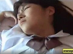 生理中の可愛いJKと円でハッスルするおじさん