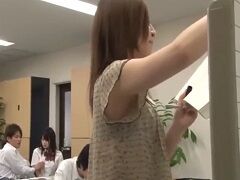 塾講師の腋チラに興奮して・・・