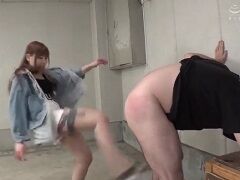 金蹴りされて悦ぶようなドMの扱いが完璧なヤンキーギャル