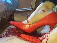 ヒールで尿道責めして大流血・・・