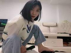 足奴隷とのプレイ動画をスマホ撮影して一攫千金を目論む子