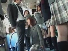 電車内で見知らぬリーマンを痴女る事を趣味としている様なJK