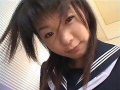 制服姿のJKによるスカートこきで逝く