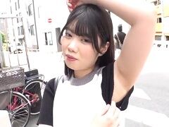街行く子達に片っ端から声をかけて腋を見せて貰ったり舐めさせて貰ったり