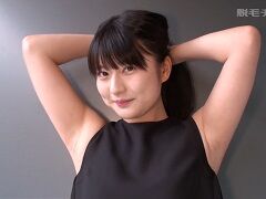若くて可愛い子の白くてツルツルの腋の破壊力