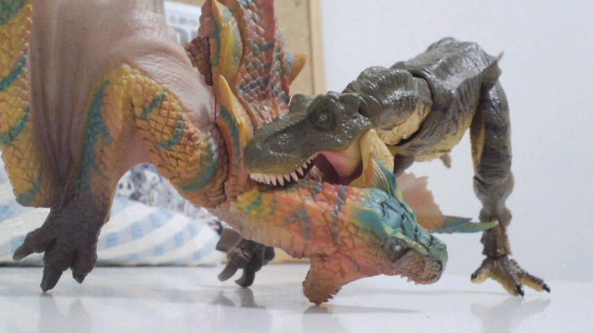 リボルテック T Rex イラストで飯を食いたい