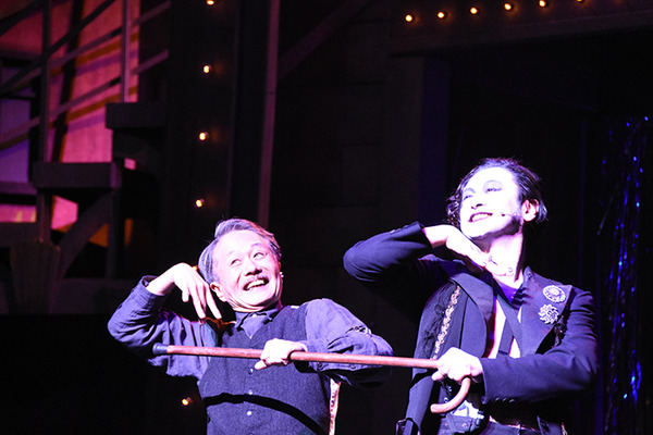 長澤まさみがセクシー クールに歌い踊る 松尾スズキ演出の キャバレー 上演中 観劇予報