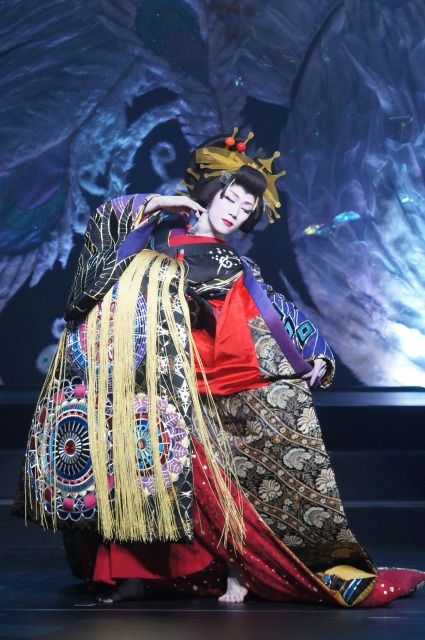 早乙女太一が華麗に舞い、自分の影と切り結ぶ『龍と牡丹 2012』 : 観劇予報
