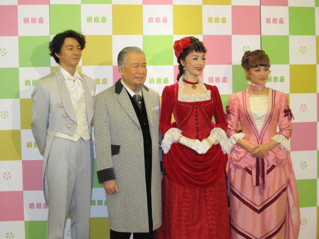 大地真央の『コンダーさんの恋～鹿鳴館騒動記～』初日囲みインタビュー