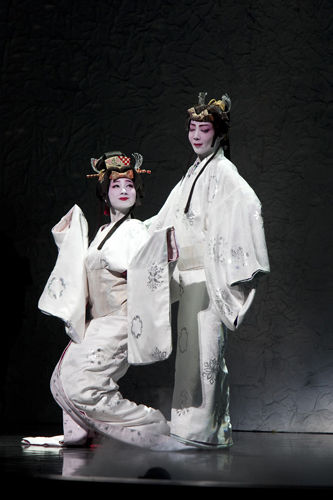 星組公演フォト・レビュー『宝塚 花の踊り絵巻ー秋の踊りー』 : 宝塚