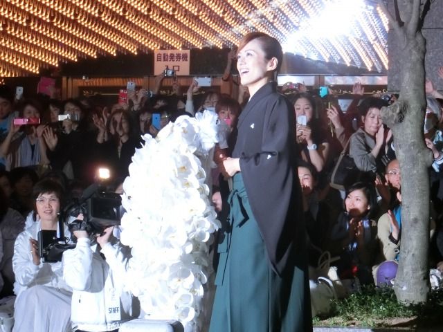 蘭寿とむ 晴れやかに宝塚に別れ ラストデー レポート 宝塚ジャーナル 蘭寿とむ 晴れやかに宝塚に別れ ラストデー レポート 宝塚ジャーナル