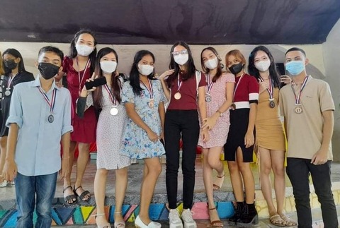 ブハン奨学生_成績優秀者（記念写真）+