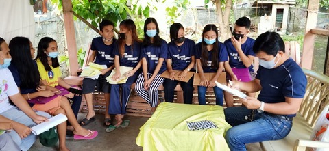 正面左端がマーク・アドリアン君