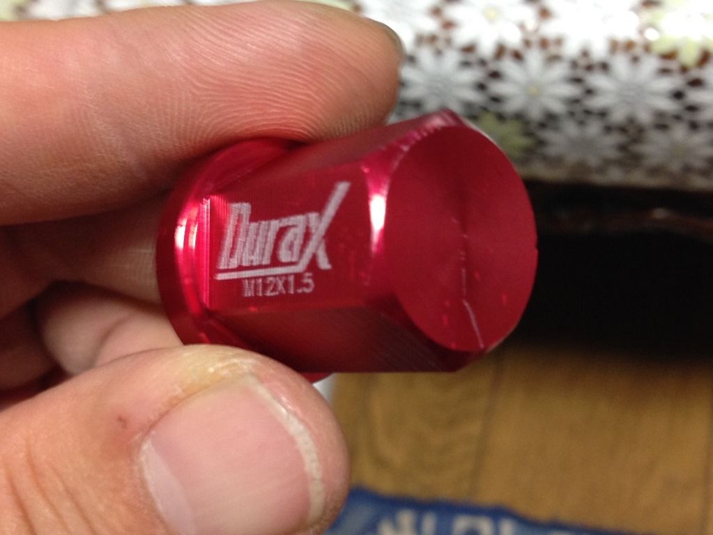 ホイールナットを赤にしました 趣味と食べ歩きで毎日が自転車操業 ホイールナットを赤にしました 趣味と食べ歩きで毎日が自転車操業