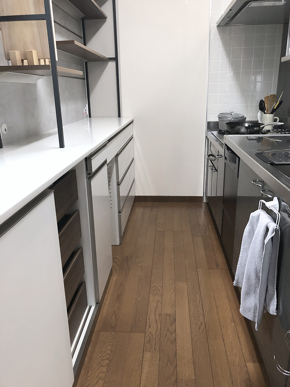 綾野製作所　KEYNOTE　パールホワイト