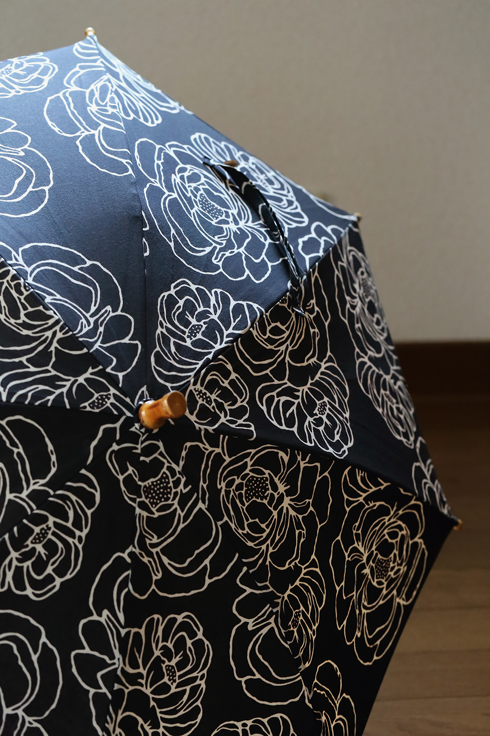 ツタエノヒガサ　傅　日傘　tutaee　オハナ　黒