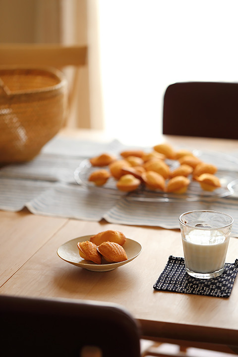 おやつの時間　プチマドレーヌ