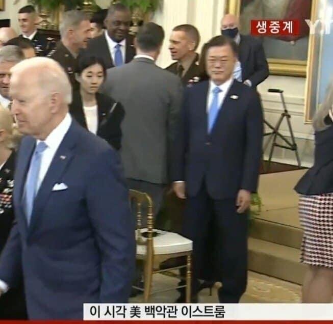 韓国ムンさん アメリカにクラブケーキ出されて大喜びも 真の意味が酷いwww がひおわひ 韓国ムンさん アメリカにクラブケーキ出されて大喜びも 真の意味が酷いwww がひおわひ