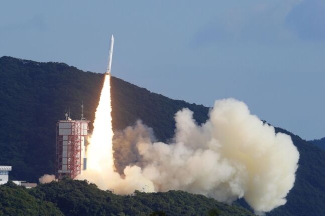 韓国紙 人工衛星9基搭載 日本の小型ロケット イプシロン5号機 打ち上げ成功 韓国の反応 パンコリ