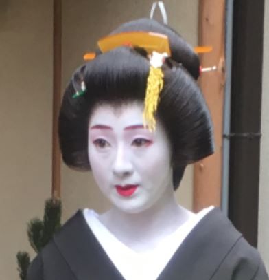 宮川町芸舞妓さん稲穂のかんざしで新年のご挨拶 出たよ京都検定 京都検定で京都を楽しむ 宮川町芸舞妓さん稲穂のかんざしで新年のご挨拶 出たよ京都検定 京都検定で京都を楽しむ