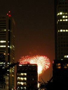 横浜から元気を 東日本震災復興祈念 第26回神奈川新聞花火大会 Enjoy Yokohama 横浜ブログ