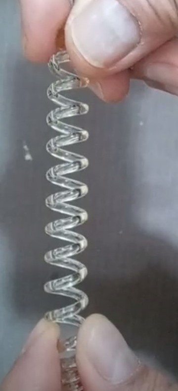 バネ 2